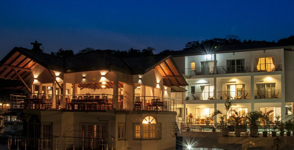 Senani Hotel Kandy Extérieur photo
