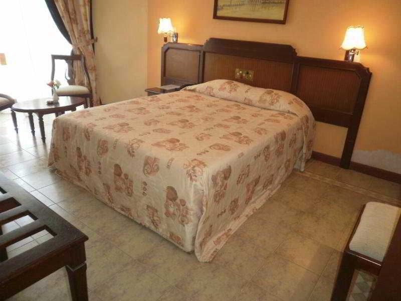 Senani Hotel Kandy Extérieur photo