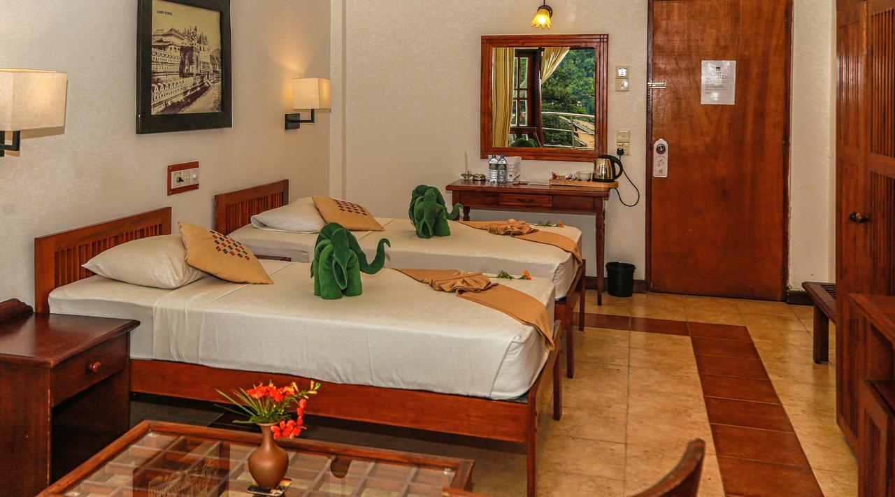 Senani Hotel Kandy Extérieur photo