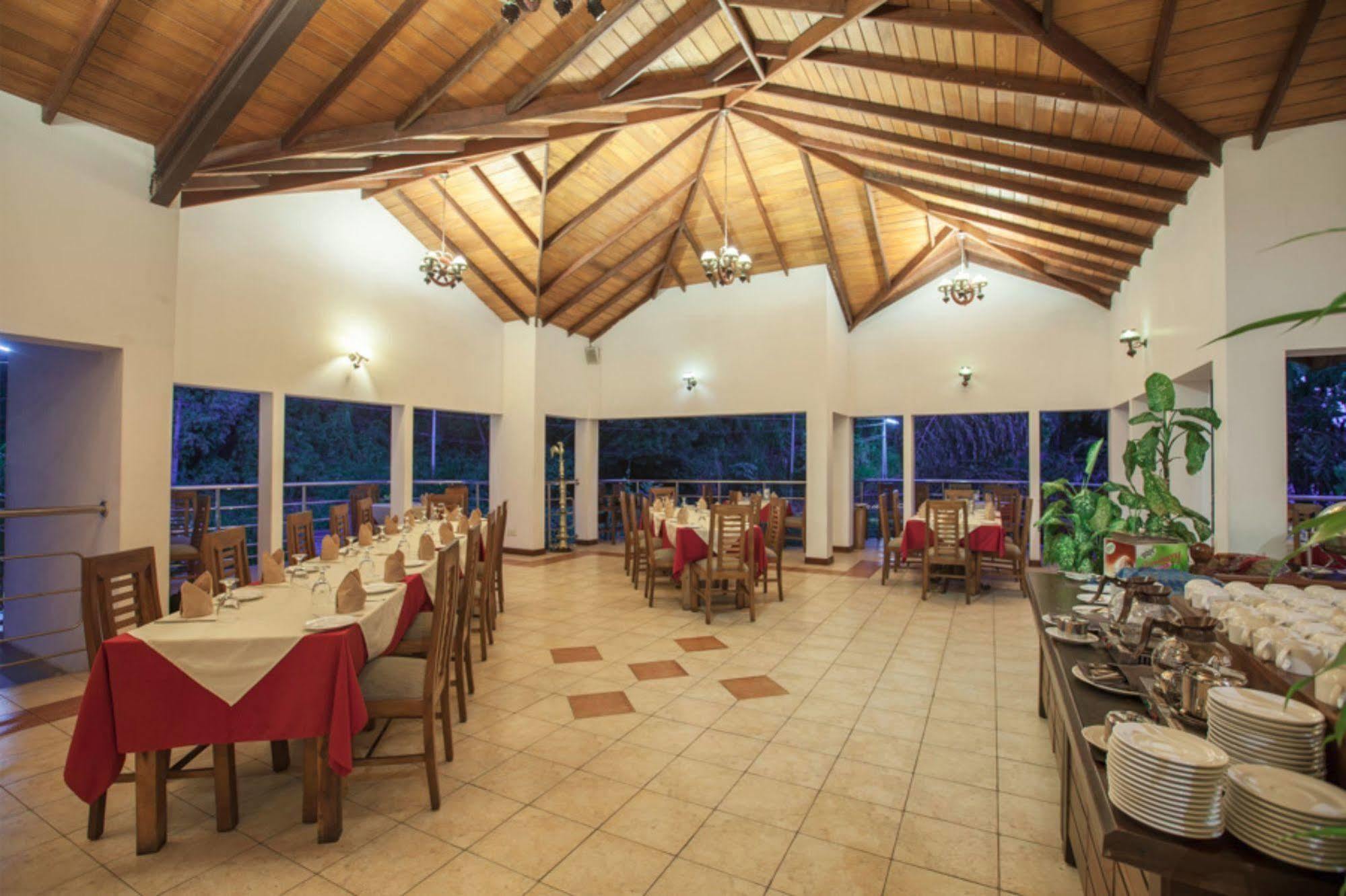 Senani Hotel Kandy Extérieur photo