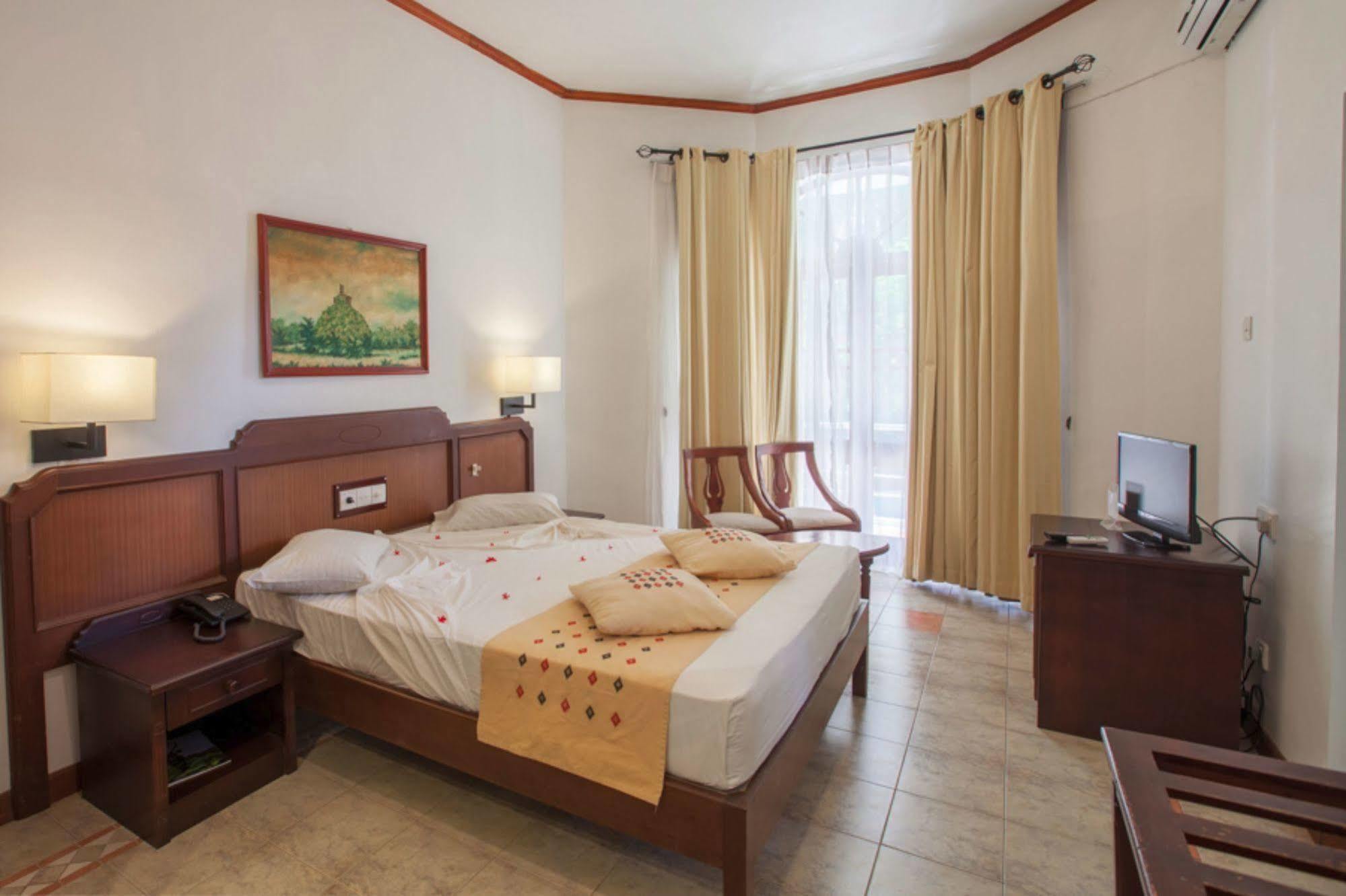 Senani Hotel Kandy Extérieur photo