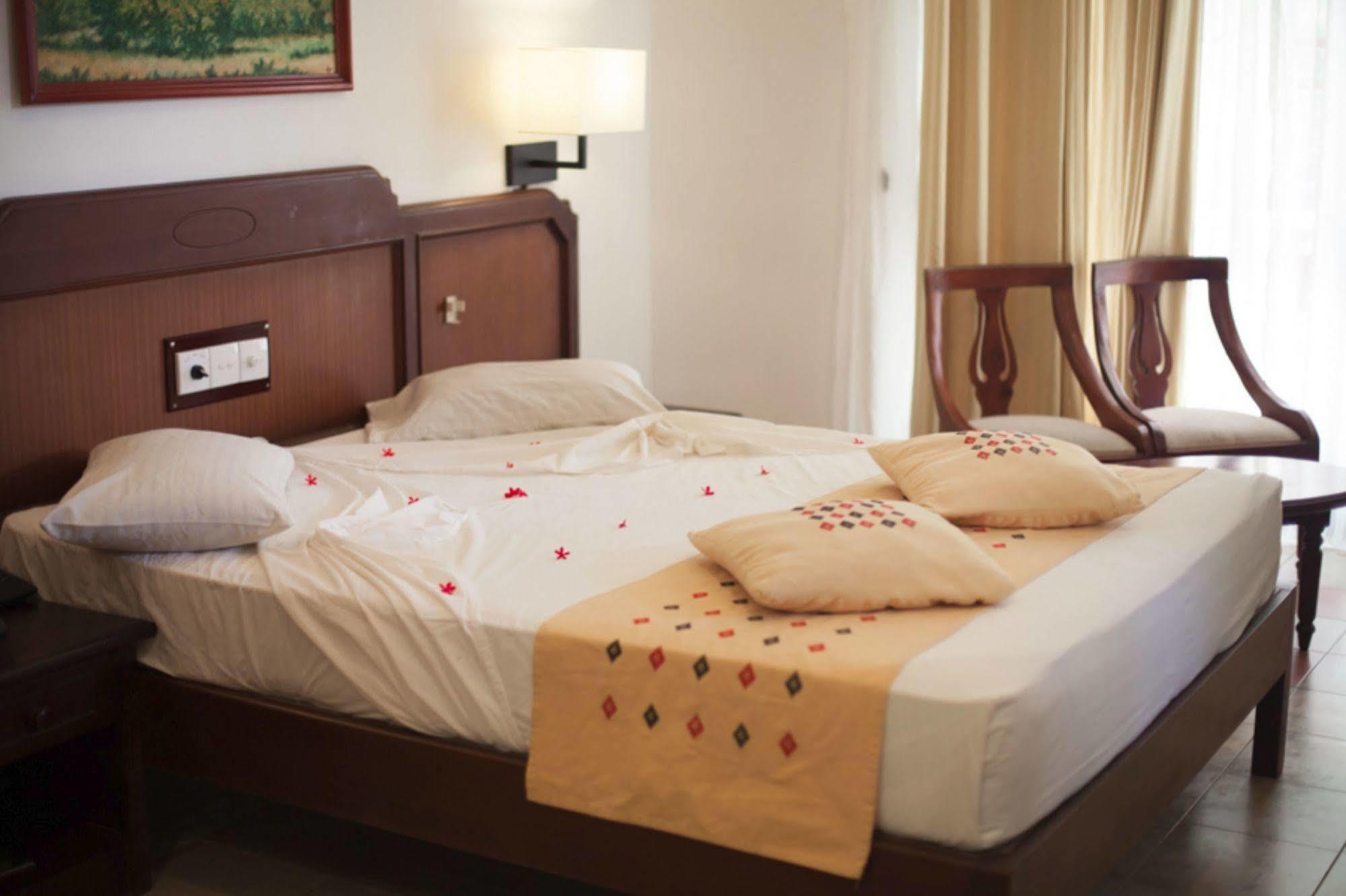 Senani Hotel Kandy Extérieur photo