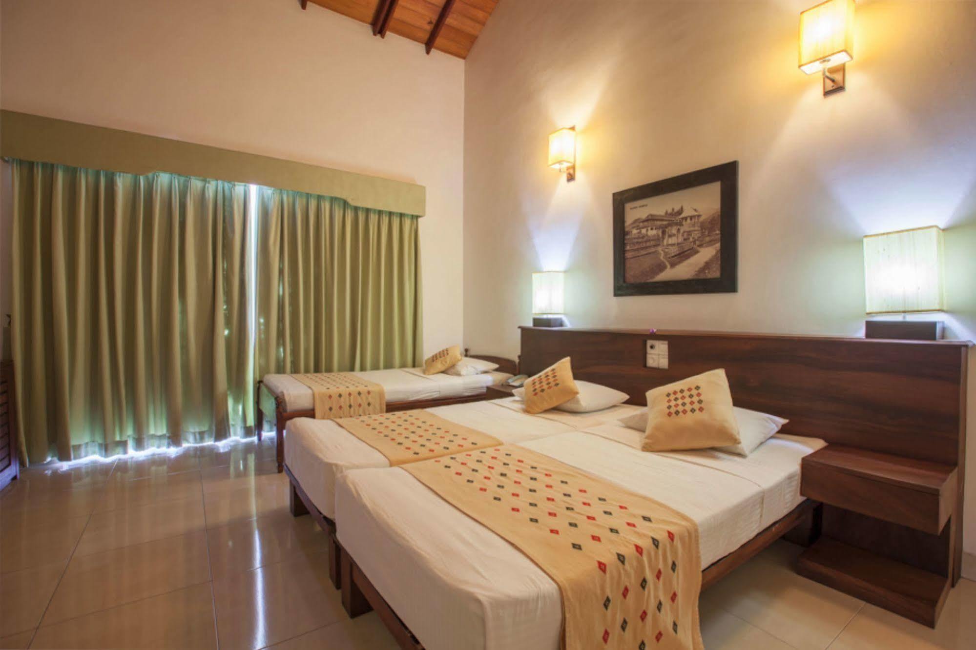 Senani Hotel Kandy Extérieur photo