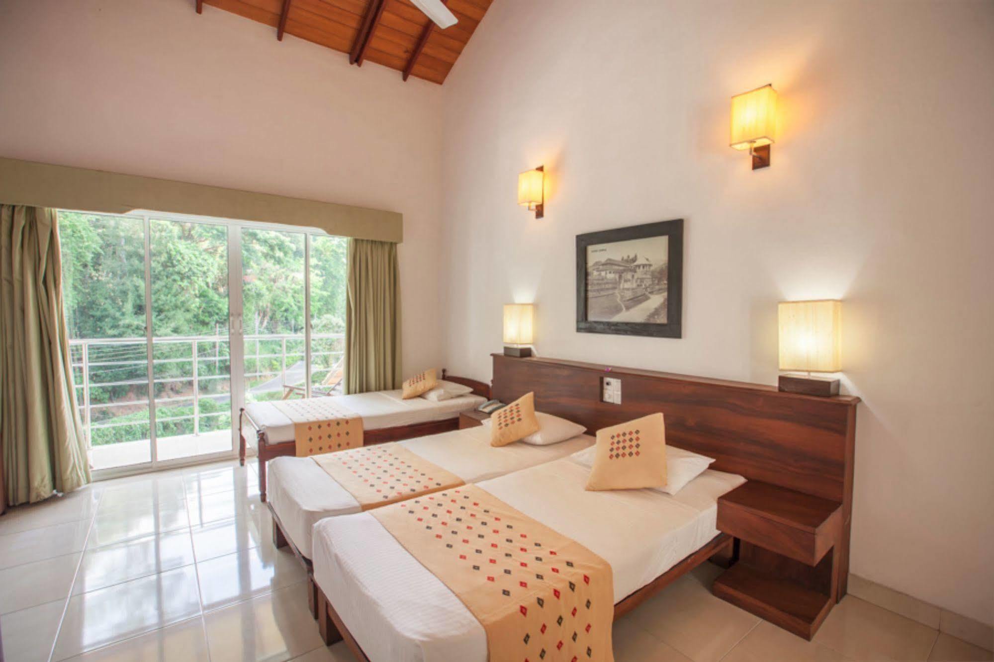 Senani Hotel Kandy Extérieur photo