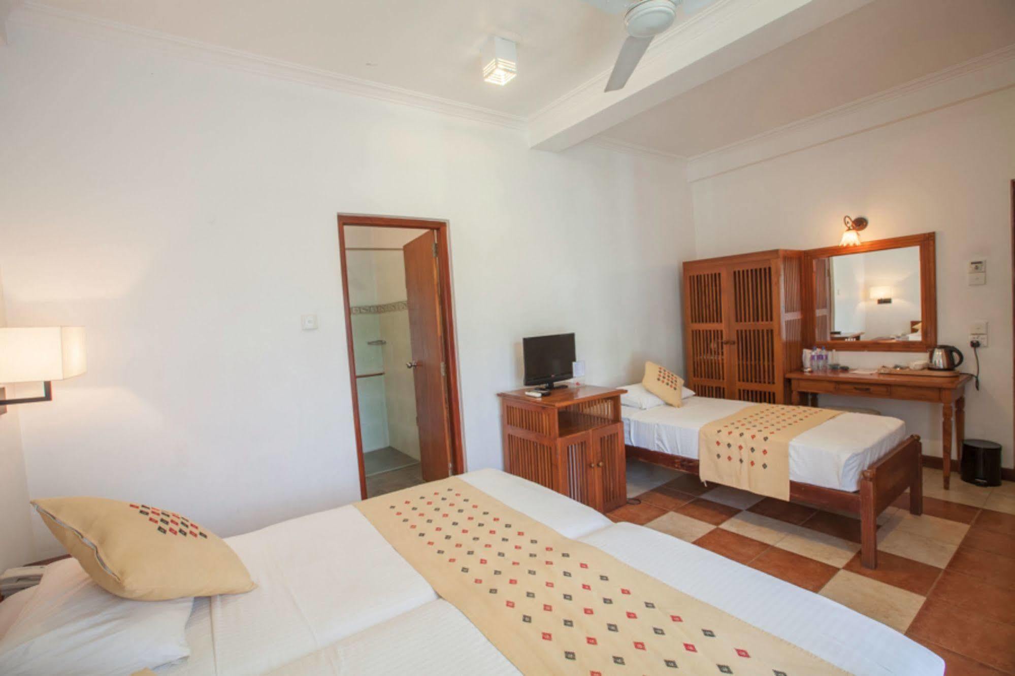 Senani Hotel Kandy Extérieur photo