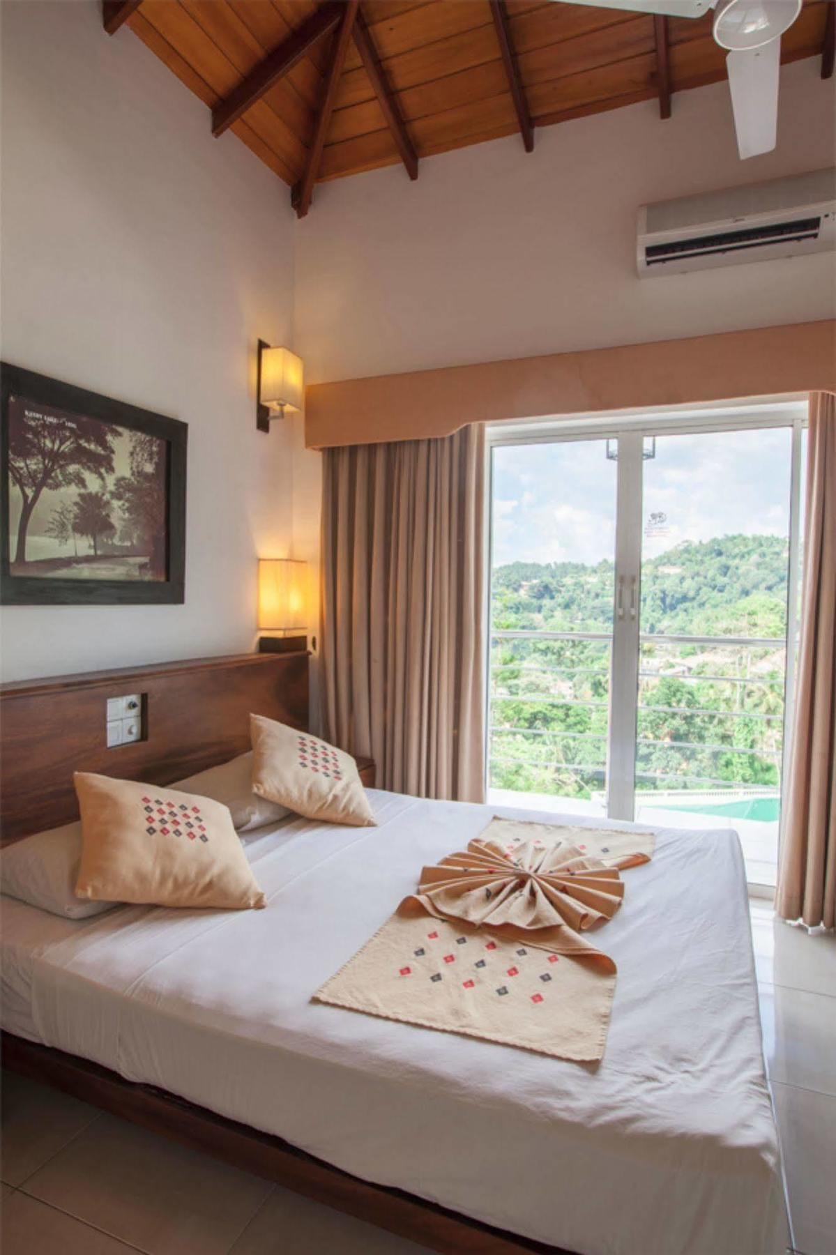 Senani Hotel Kandy Extérieur photo