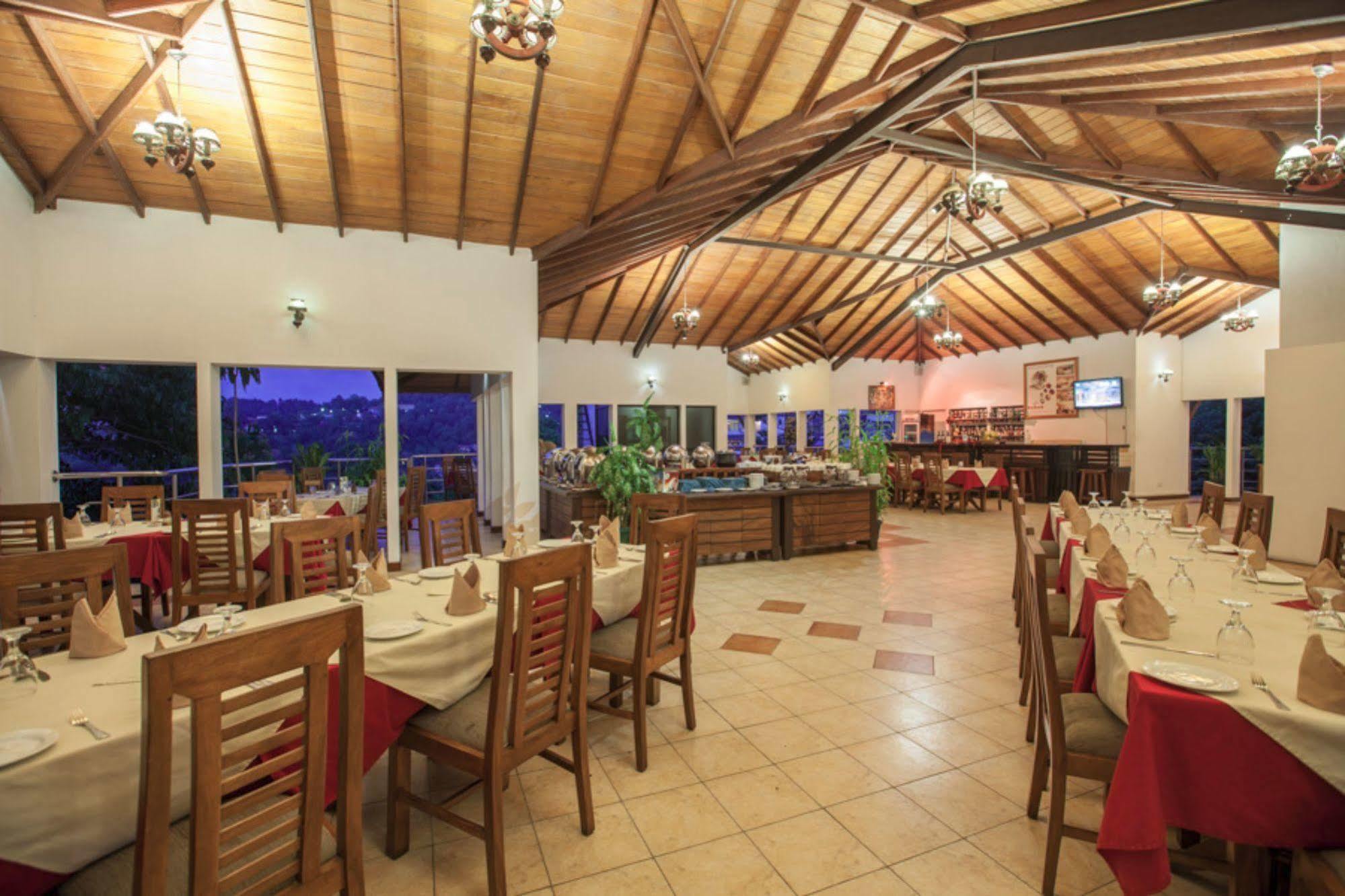 Senani Hotel Kandy Extérieur photo